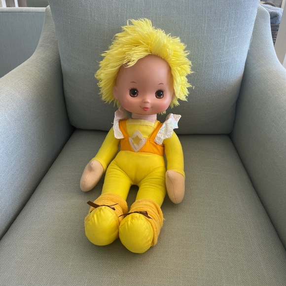 Vintage 1983 Rainbow Brite Canary Yellow Doll